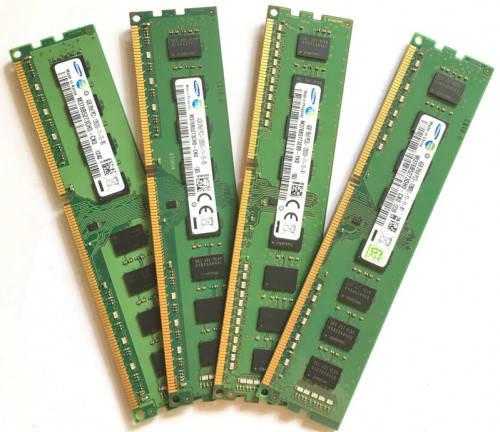 samsung-4gb-ddr3-1600mhz-desktop-ram Samsung 4GB DDR3 1600MHz Desktop RAM - Image 1